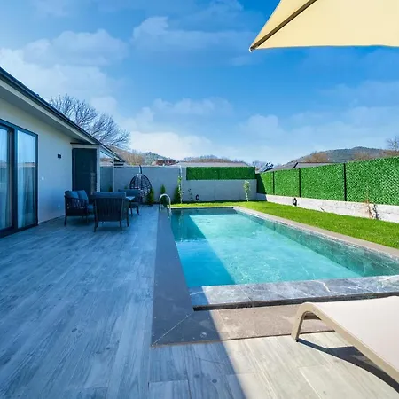 Private Honeymoon Villa