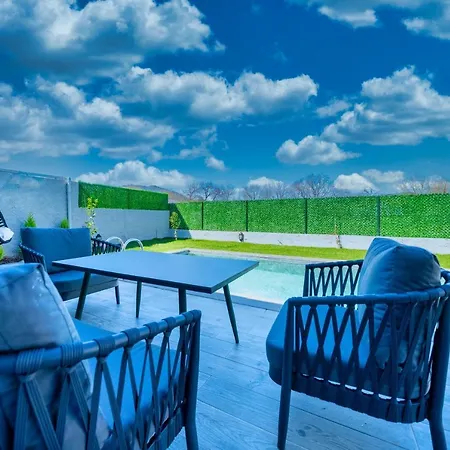 Private Honeymoon Villa